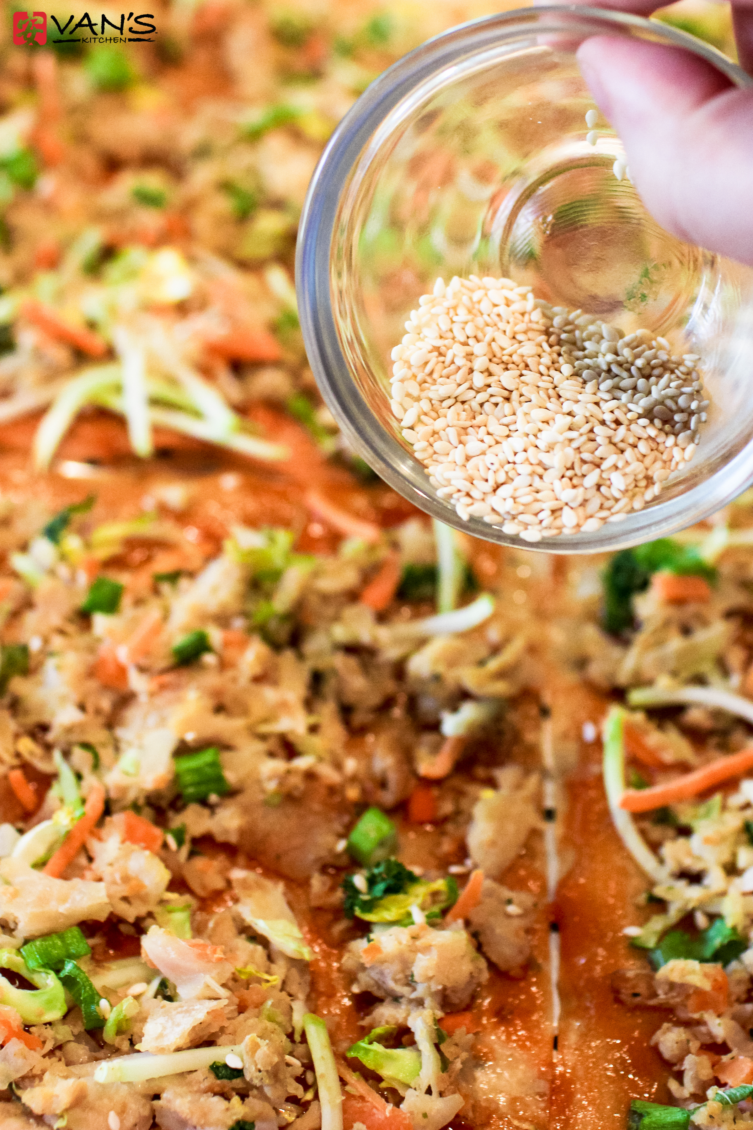 Make thin, crispy chicken egg roll pizza in only 10 minutes! It's a healthy and flavorful recipe that's perfect for weeknights or parties.